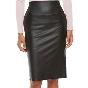 Bold Elements Womens High Rise Curvy Fit Faux Leather Skirt, size large